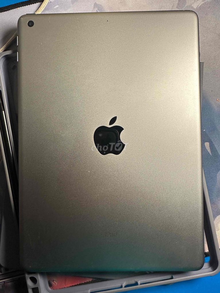 Apple iPad Gen 6 Xám. Mua bán Máy tính bảng tại Quận Hai Bà Trưng Hà Nội được đăng bởi vip pro hình 1