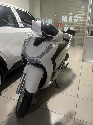 Honda SH 160i ABS màu trắng cao cấp đẹp như mới. Mua bán Xe máy tại Thành phố Biên Hòa Đồng Nai được đăng bởi Nguyenhung