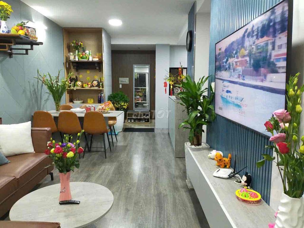 Chủ nhà gửi em cho thuê CH 2PN Sky Center 15.5 tr ( 1 căn *** )