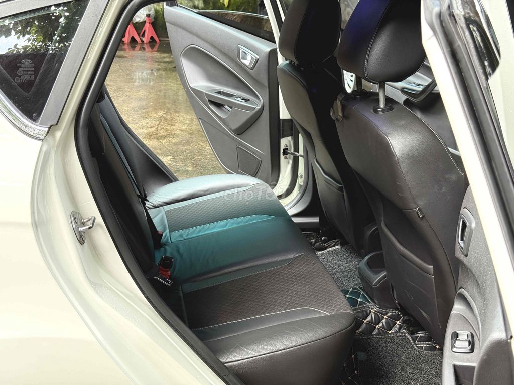 Ford Fiesta 2014 S 1.5 AT - cực đẹp. Mua bán Ô tô tại Quận Tân Phú Tp Hồ Chí Minh được đăng bởi Lê Băng Vinh hình 9