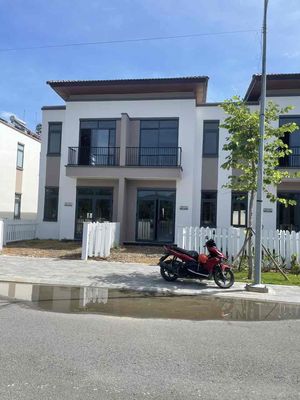 Kẹt tiền cần bán gấp căn nhà 100m2 nằm gần Khu Công Nghiệp Chơn Thành. Mua bán nhà ở tại Huyện Đức Hòa Long An được đăng bởi Thanh