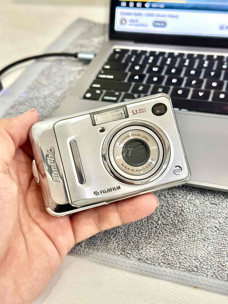 Máy ảnh Fujifilm Finepix A500 chất ảnh Vintage