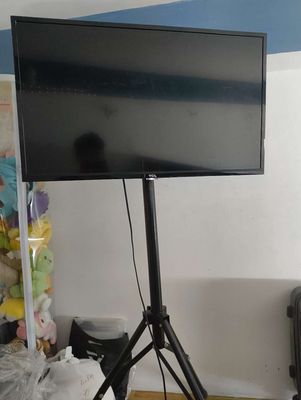Tivi TCL 32" màn có sọc còn dùng tốt. Mua bán Tivi, Âm thanh tại Quận Tân Phú Tp Hồ Chí Minh được đăng bởi Duong Thanh Dat
