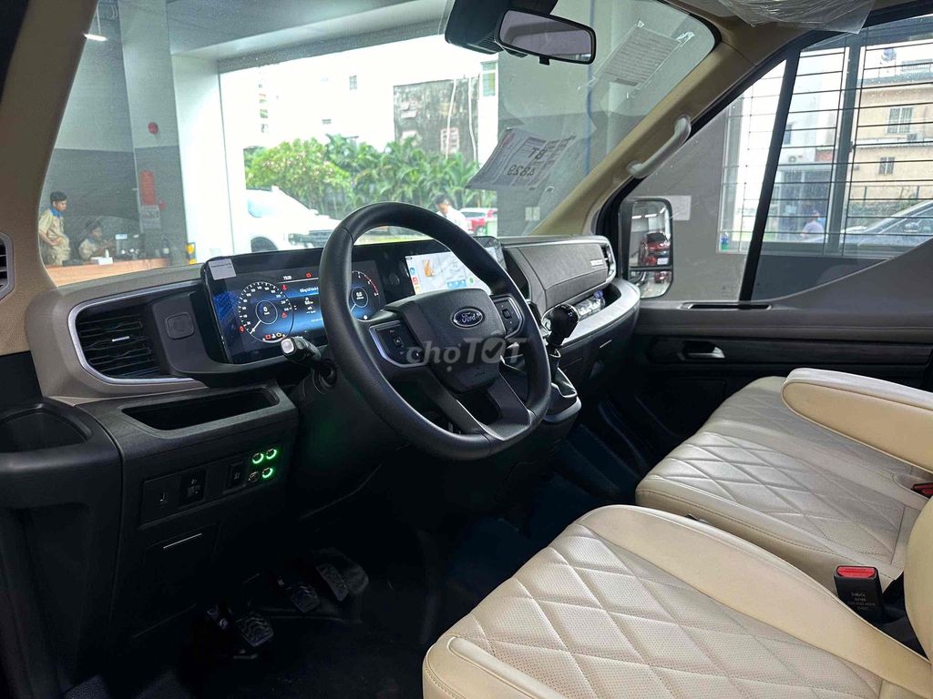 Ford Transit Limousine 10S mới 100% sẵn giao ngay. Mua bán Ô tô tại Quận 7 Tp Hồ Chí Minh được đăng bởi FORD chính hãng HCM  hình 7