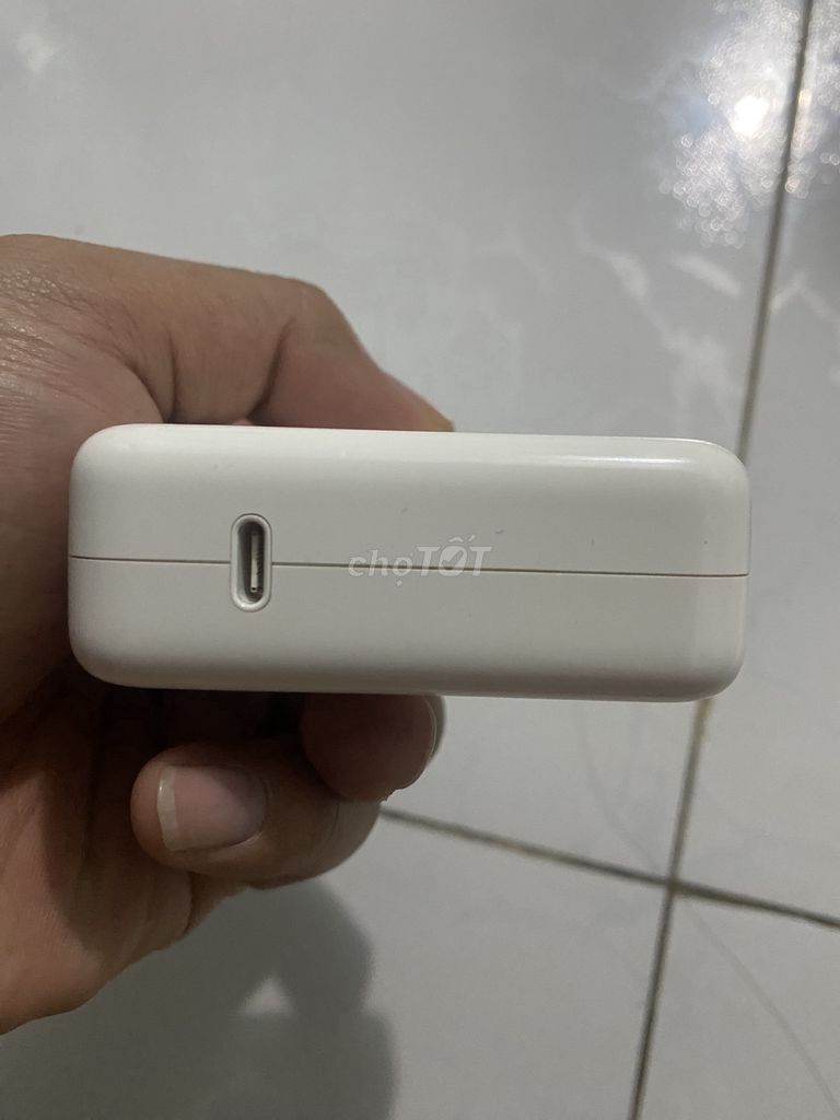 Adapter 67W macbook