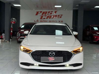 Mazda 3 2022 Deluxe 1.5L, màu trắng, đi 38.000 km