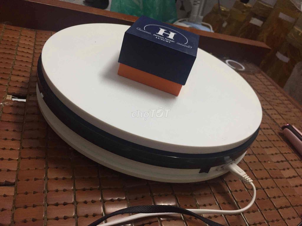 Bàn xoay trưng bày Trắng 35cm. Mua bán Nội thất, đồ gia dụng khác tại Thành phố Phan Rang-Tháp Chàm Ninh Thuận được đăng bởi Nguyễn Hùng hình 1
