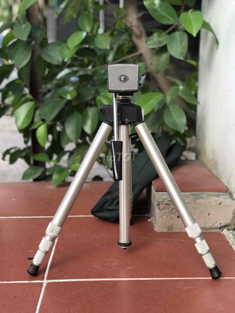 Tripod , chân máy ảnh Slik made in Japan