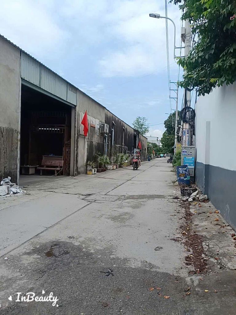 kho 16×20 đường xe tải lớn.gần khu dân cư Vĩnh Lộc 