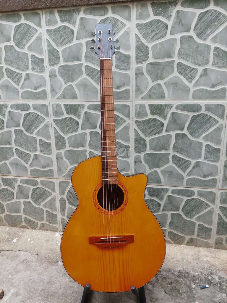 Guitar Acoutis dáng khuyết