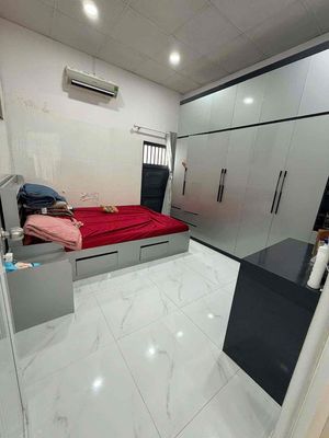 Nhà sạch đẹp, dọn vào ở ngay. Khu dân cư an ninh, gần chợ, trường học,