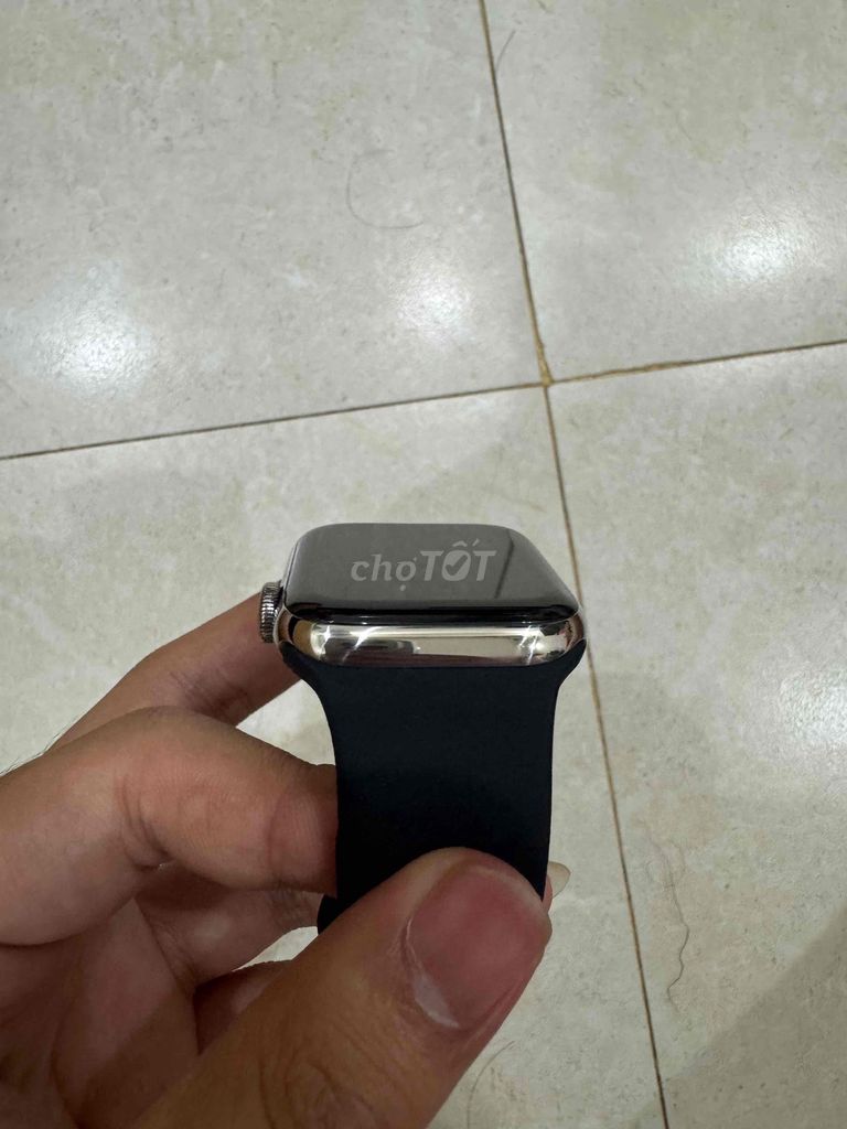 Apple Watch Series 4 Thép Bạc 44mm. Mua bán Thiết bị đeo thông minh tại Quận Ngũ Hành Sơn Đà Nẵng được đăng bởi Phát Hưng hình 1