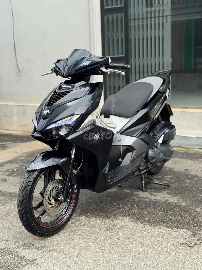 Honda Air Blade чёрно-белый