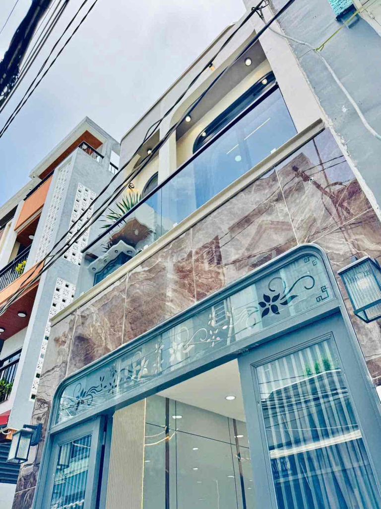 Thân nhờ ACE chiều nay 2h tới quay video chụp hình  chạy bán giúp em.