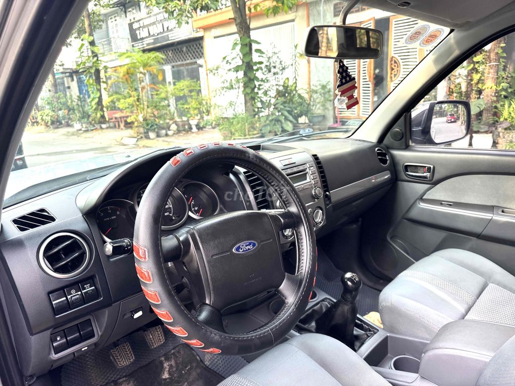 Cần bán Ford Everest 12/2014 mẫu 2015. Mua bán Ô tô tại Thành phố Thủ Đức Tp Hồ Chí Minh được đăng bởi Nhật Tân hình 7