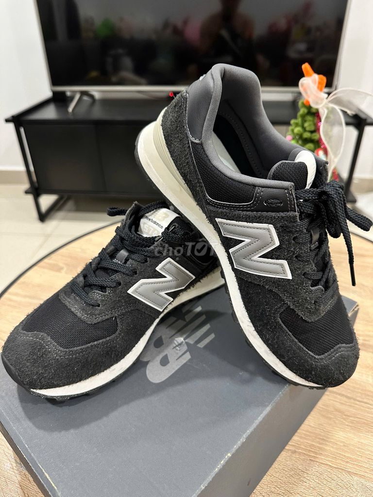 Pass giày newbalance 574 mới 99%