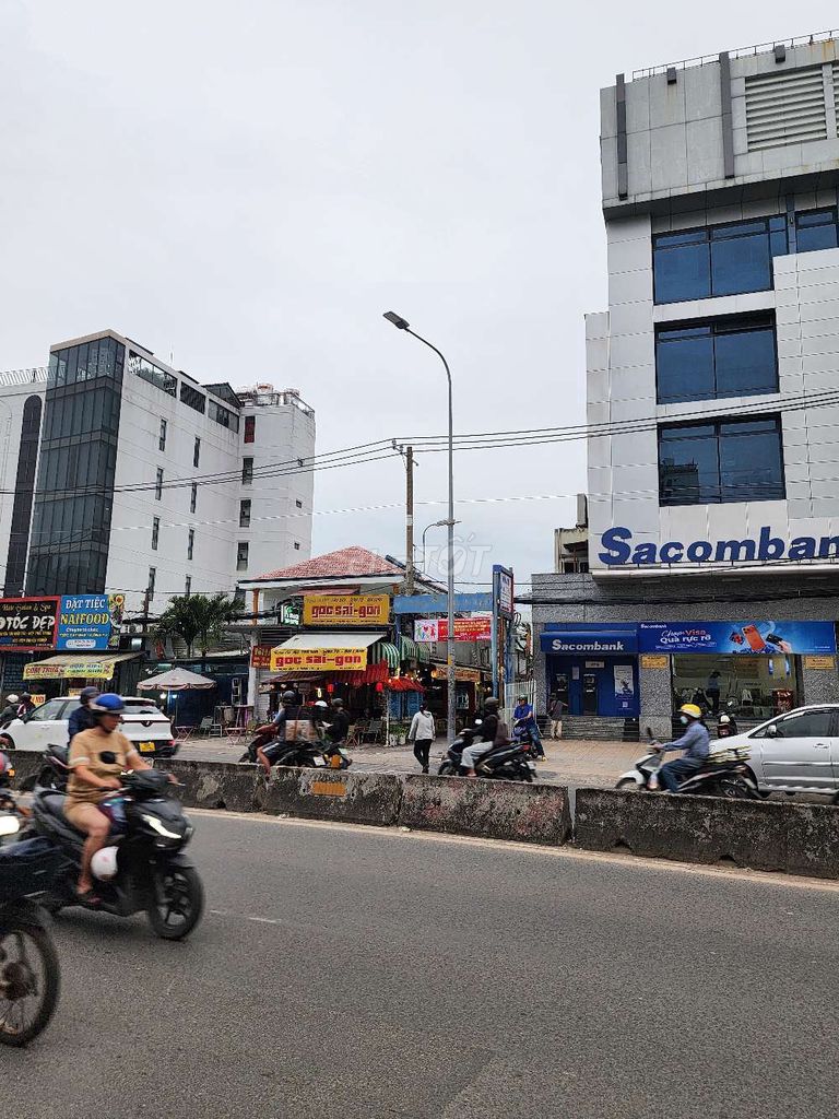 Ông chú cần bán tòa nhà 6 tầng mặt tiền hà huy giáp Đường Hà Huy Giáp, Phường Thạnh Lộc, Quận 12, Tp Hồ Chí Minh Quận 12 Tp Hồ Chí Minh