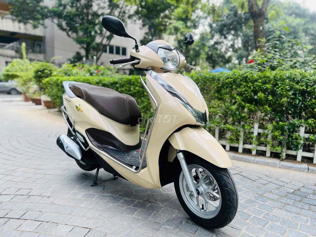 LEAD 125 vàng kem xe đi đúng 8ngàn200km. Mua bán Xe máy tại Quận Thanh Xuân Hà Nội được đăng bởi Thanh hình 6