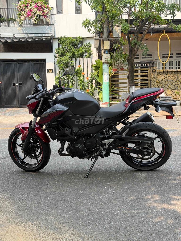 Красный черный ручной конический мотоцикл Kawasaki Z400
