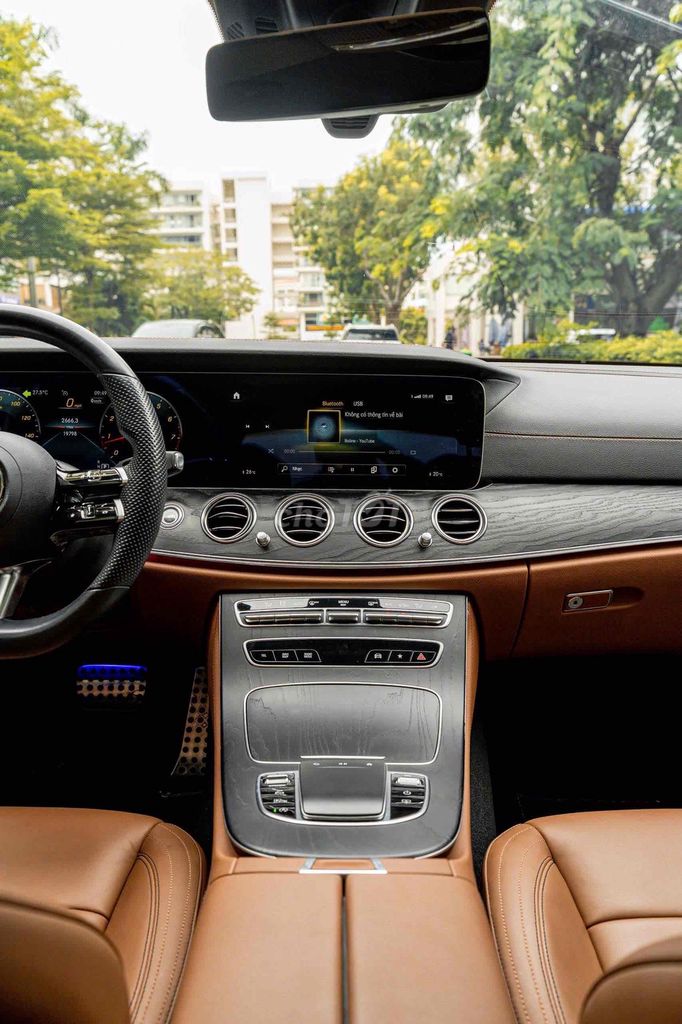 E300 AMG 2022 màu đen nt nâu siêu lướt & siêu đẹp. Mua bán Ô tô tại Quận 7 Tp Hồ Chí Minh được đăng bởi Dương Phương hình 13