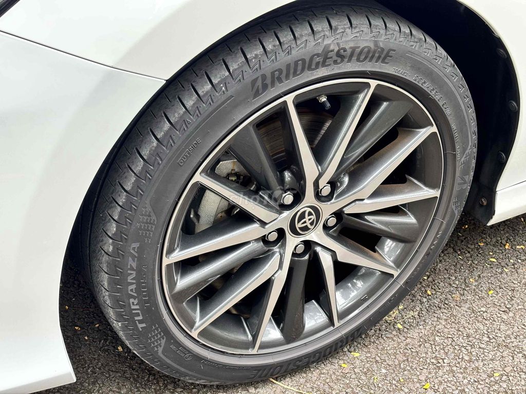 Toyota Camry 2023 2.5HV - 46821 km. Mua bán Ô tô tại Quận 7 Tp Hồ Chí Minh được đăng bởi Trần Kim Thanh hình 16