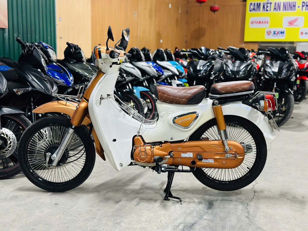 XE MÁYTHANH TÙNG_CUB 50CC CAM XE HỌC SINH RẤT ĐẸP. Mua bán Xe máy tại Quận Nam Từ Liêm Hà Nội được đăng bởi THANH TÙNG hình 2