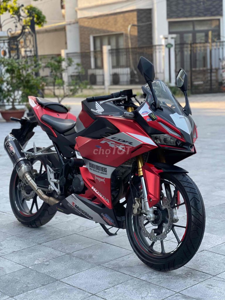 Chào bạn cbr150r siêu siêu lướt