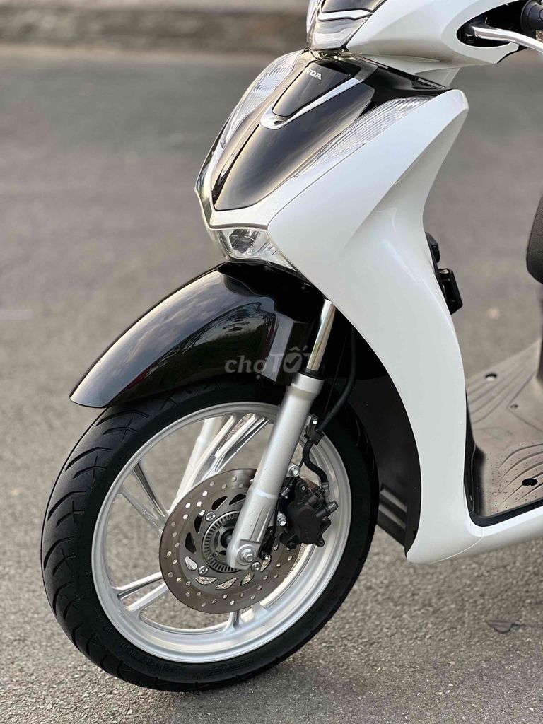 Shvn 125 Abs Trắng Đen 2021 Leng Keng Có Trả Góp🎉🎉. Mua bán Xe máy tại Thành phố Biên Hòa Đồng Nai được đăng bởi Xe Máy Phát Đồng hình 7