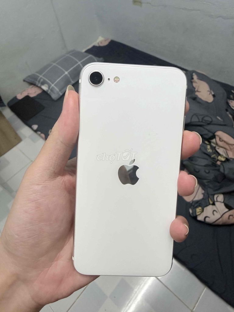 Apple iPhone SE 2020 64GB Trắng 99% mới. Mua bán Điện thoại tại Quận 8 Tp Hồ Chí Minh được đăng bởi Dương Đặng hình 1