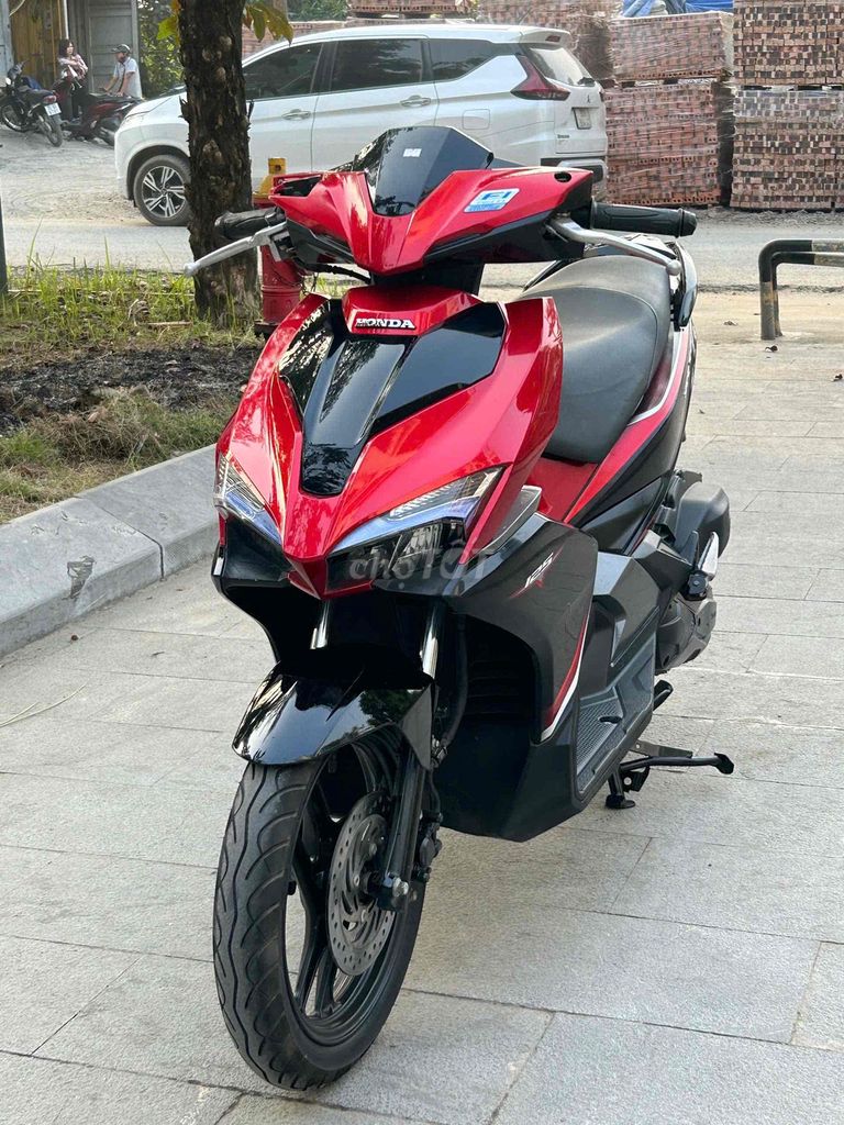 Honda Air Blade 2017 Đỏ đen. Mua bán Xe máy tại Quận Nam Từ Liêm Hà Nội được đăng bởi Xe Máy Đức Dũng hình 1