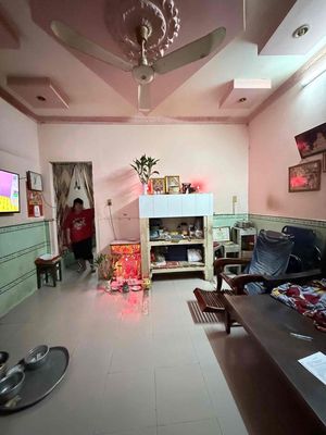Nhà cấp 4 có gác 60m², 2PN, gần Lã Xuân Oai, TP. Thủ Đức, sổ hồng riên
