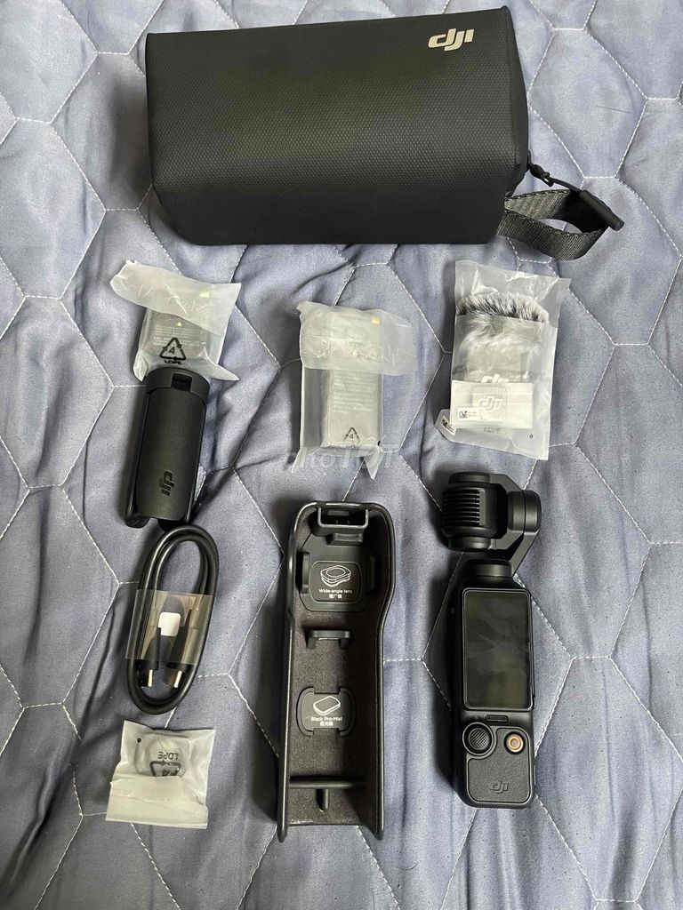 DJI Osmo Pocket 3 Creator Combo. Mua bán Máy ảnh, Máy quay tại Quận 8 Tp Hồ Chí Minh được đăng bởi Toàn Đinh hình 1