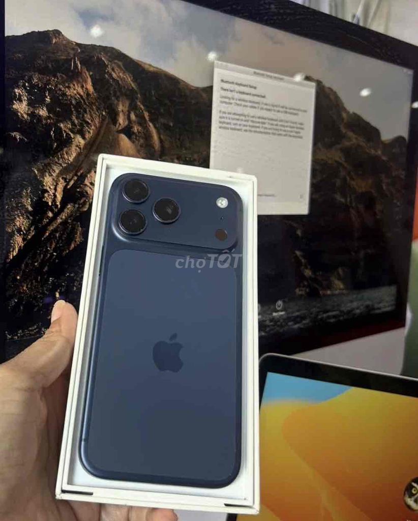 iPhone 17 Pro Max 512GB Xanh Việt Nam bh 10/2026. Mua bán Điện thoại tại Quận 3 Tp Hồ Chí Minh được đăng bởi Nam Á Mobile hình 1