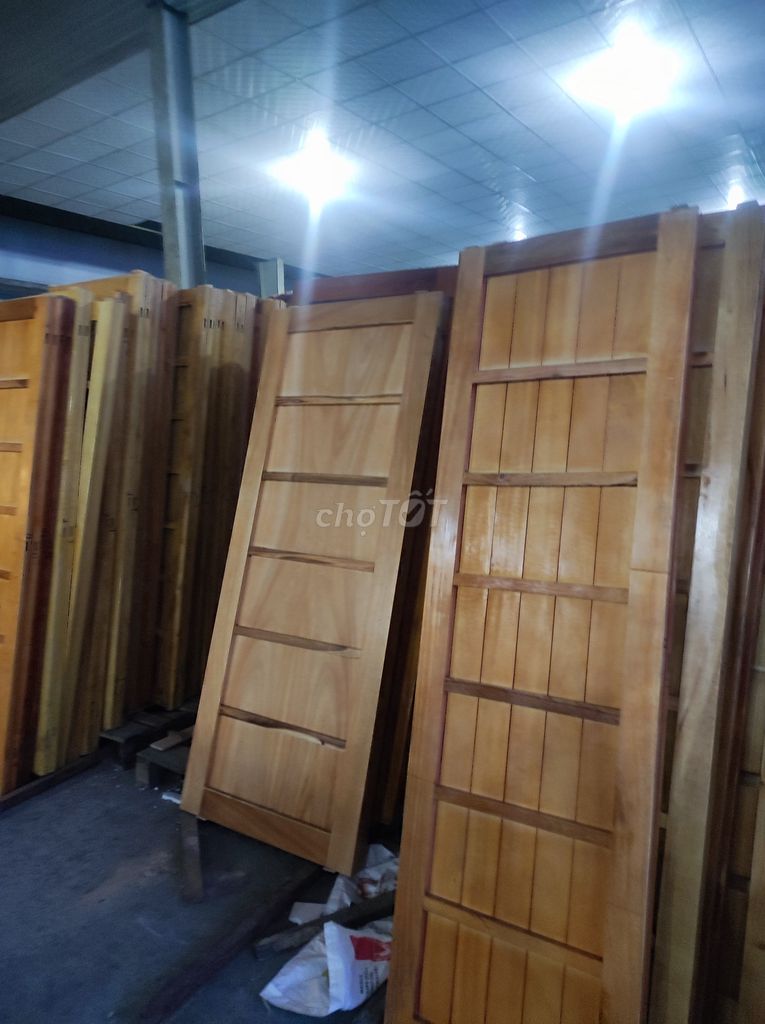 Giường sồi giá tốt tại kho