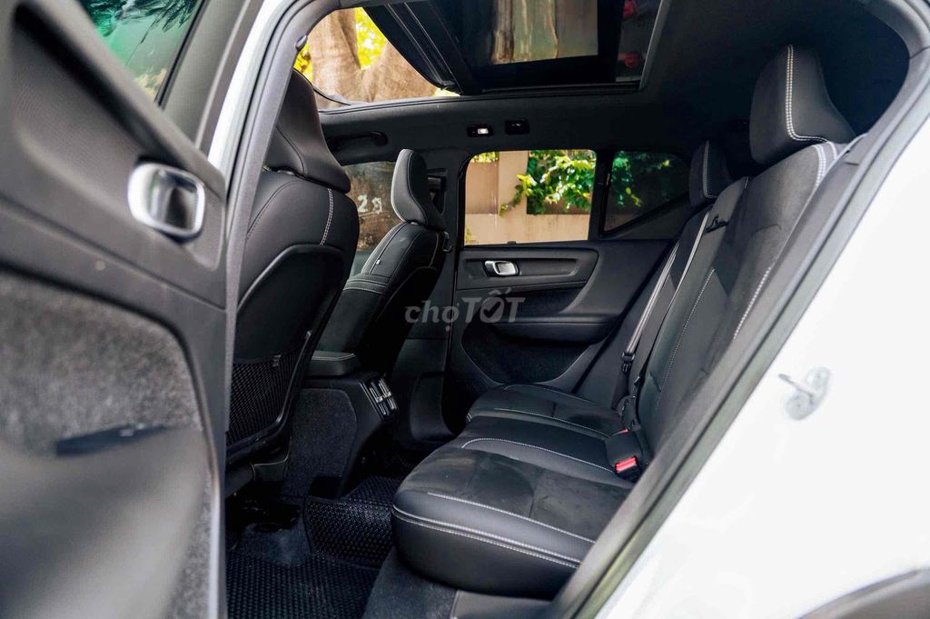 Volvo_XC40_B5_RDesign Model 2024 Bank 90%. Mua bán Ô tô tại Quận 7 Tp Hồ Chí Minh được đăng bởi PHÁT ĐẠT LUXURY CAR hình 10
