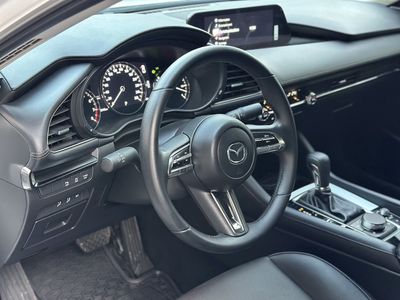 Mazda3 luxury 2023