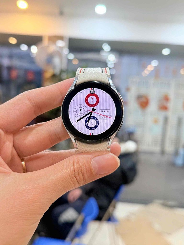 Samsung Galaxy Watch 4 Classic Bạc 42mm. Mua bán Thiết bị đeo thông minh tại Quận Đống Đa Hà Nội được đăng bởi Bảo Táo Store hình 1