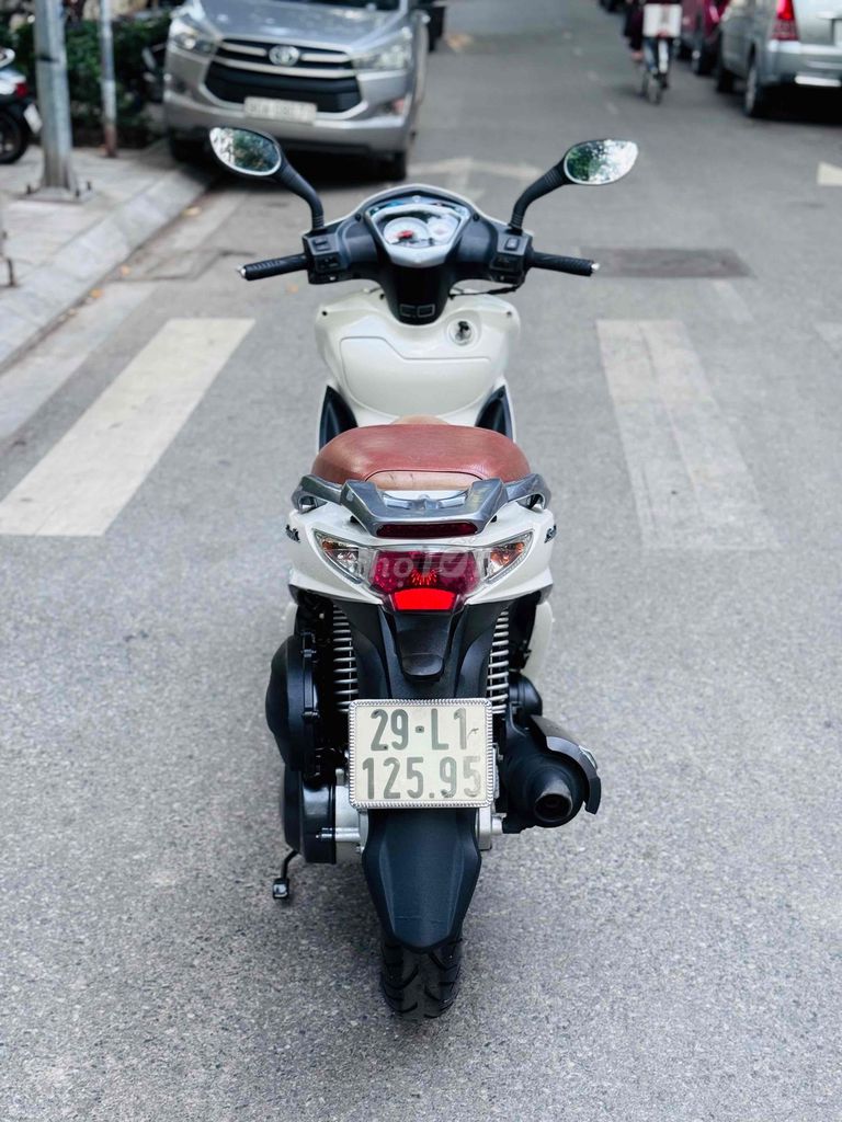 Shark 125cc đại chất sơn máy zin 100% hàng cọp2012. Mua bán Xe máy tại Quận Cầu Giấy Hà Nội được đăng bởi nguyễn bích thuỷ hình 4