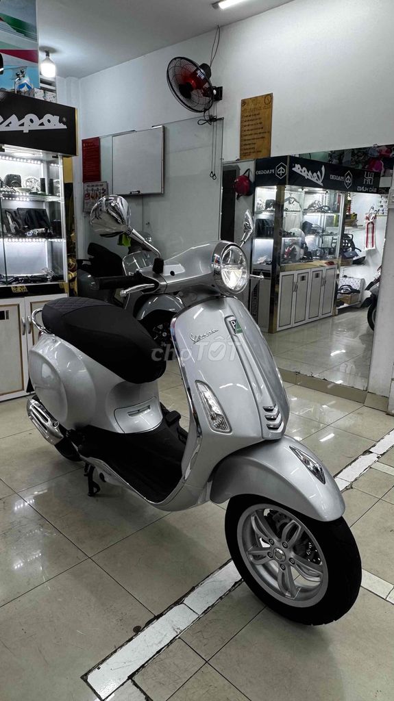 Vespa Iget , abs , đèn led 2 tấng , mở cốp điện ... Mua bán Xe máy tại Quận Phú Nhuận Tp Hồ Chí Minh được đăng bởi VESPA  PIAGGIO BẢO HƯNG Vespa cũ trả góp  hình 12