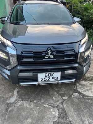 Mitsubishi Xpander Cross 2023 Xám 7 chỗ