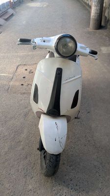Xe máy điện Vespa màu Trắng. Mua bán Xe điện tại Quận Cầu Giấy Hà Nội được đăng bởi vintage vietnam