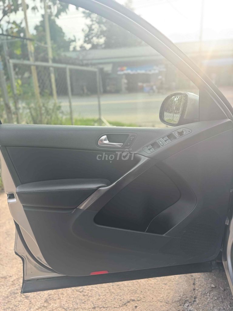 Volkswagen Tiguan 2010 - 10000 km. Mua bán Ô tô tại Thành phố Biên Hòa Đồng Nai được đăng bởi Tuấn Anh  hình 11