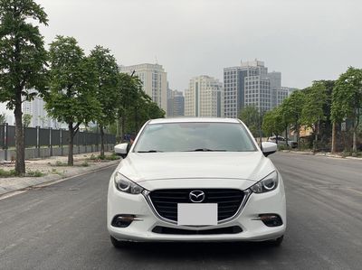 Mazda 3 1.5AT 2017 hatchback màu trắng