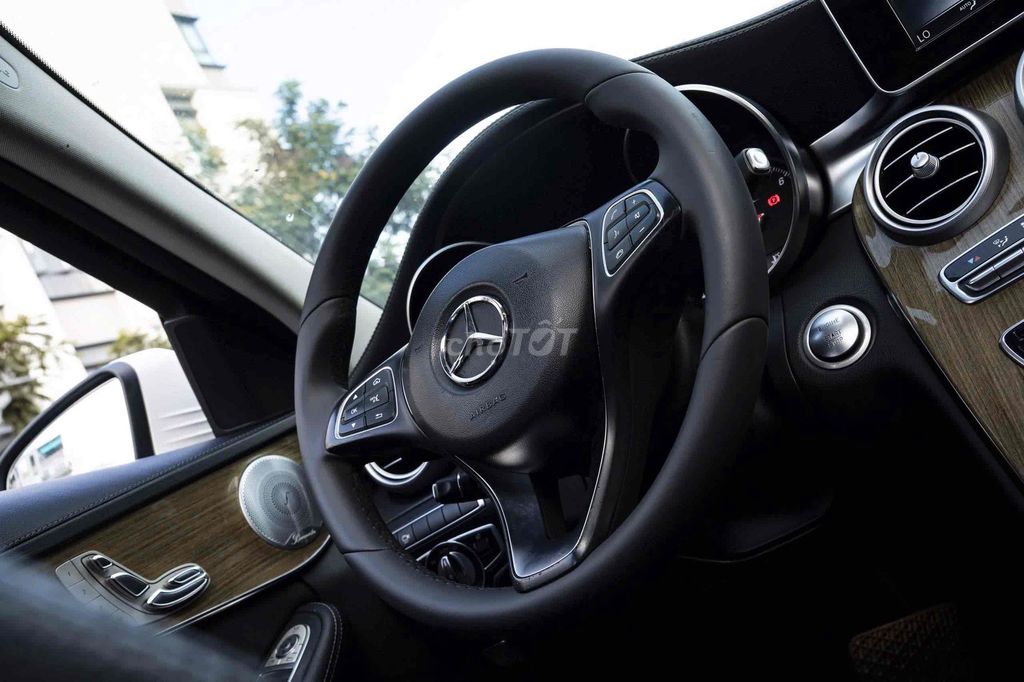 Mercedes Benz C250 Exclusive 2018 - Trắng/Đen. Mua bán Ô tô tại Quận 7 Tp Hồ Chí Minh được đăng bởi Bi Xe Đức hình 18
