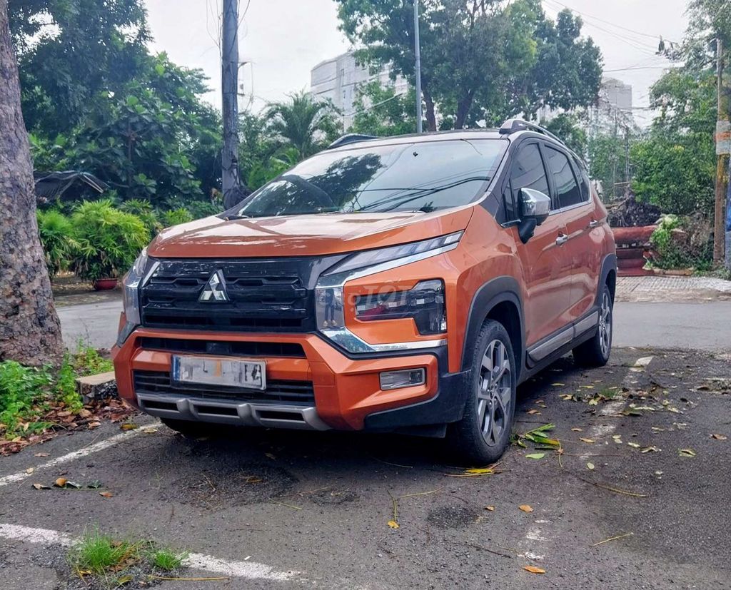 Xpander Cross 2023- 30k km- xe gia đình. Mua bán Ô tô tại Quận 8 Tp Hồ Chí Minh được đăng bởi Triều hình 2