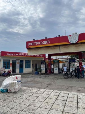 CHO THUÊ TẦNG TRỆT NHÀ MẶT TIỀN TRẦN QUANG DIỆU - ĐỐI DIỆN CÂY XĂNG. Cho thuê nhà ở tại Quận Bình Thuỷ Cần Thơ được đăng bởi Hồ Hải Long
