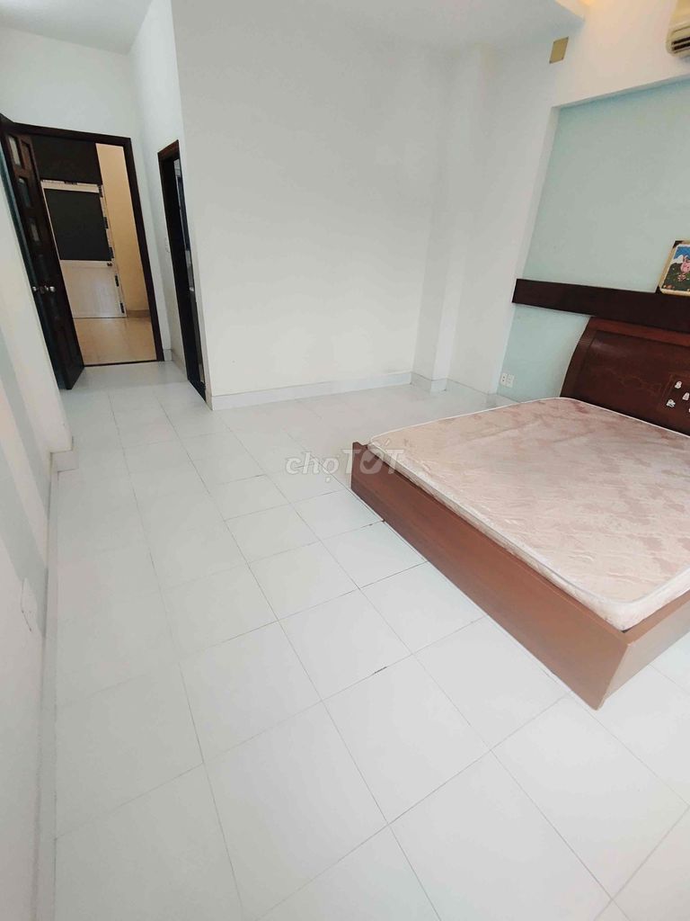 Кондиционированная комната 40м2, кухня отдельно. Бинь Хынг