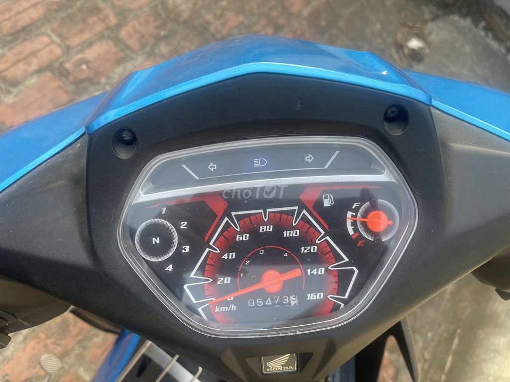 Honda Blade 2018 Xanh 5500 km. Mua bán Xe máy tại Huyện Phù Cừ Hưng Yên được đăng bởi Nguyễn văn quý hình 2