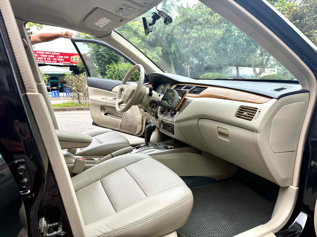 Mitsubishi Lancer 2005 Gala 2.0 AT - 138000 km. Mua bán Ô tô tại Quận Long Biên Hà Nội được đăng bởi Thế Anh hình 6