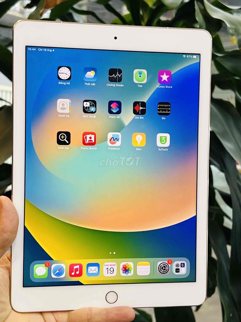 Apple iPad Pro 9.7 128GB Vàng. Mua bán Máy tính bảng tại Quận Đống Đa Hà Nội được đăng bởi Ms Tuyền hình 1